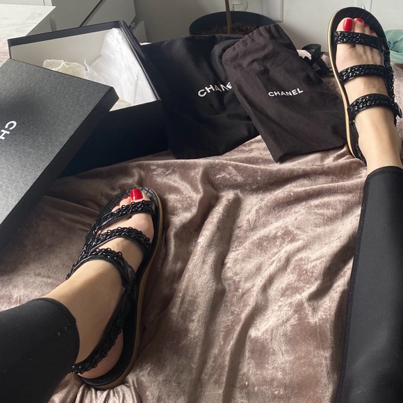 Chanel Black Patent Leather Chain Link Velcro Sandals - BRAND NEW W/ BOX+RECEIPT - Picture 4 of 14